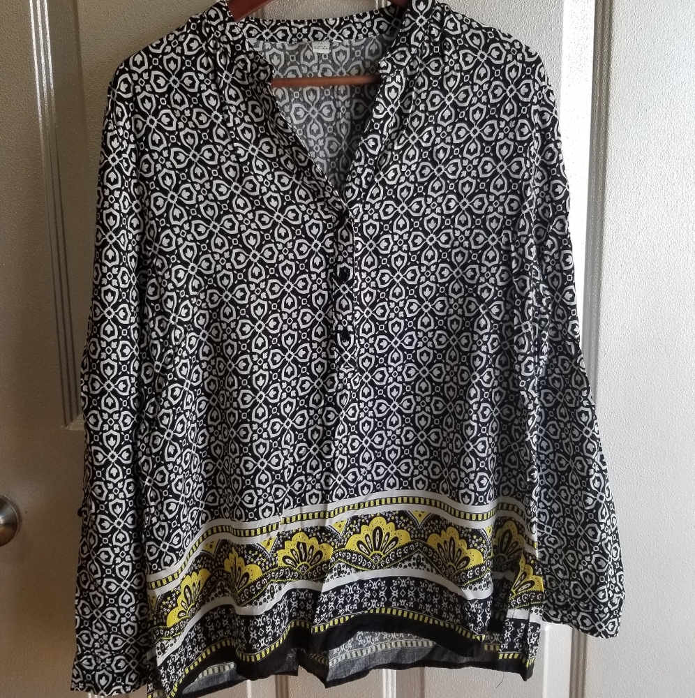 Est. 1946 black and white print top